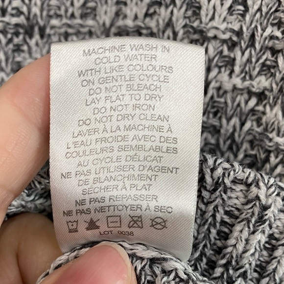 Hilary Radley Women’s Size Small Cowl Neck Sweater Grey Black Vents at Hips - Picture 10 of 10